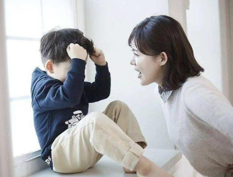 缺乏母爱的孩子会敏感多疑