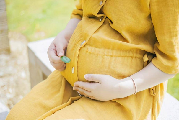 摸肚子不会传导给胎儿
