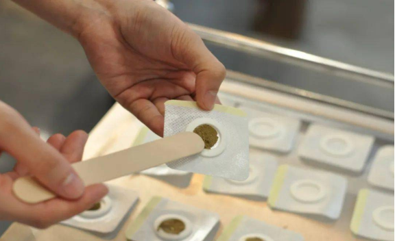 不同穴位贴三伏贴改善的病症不同