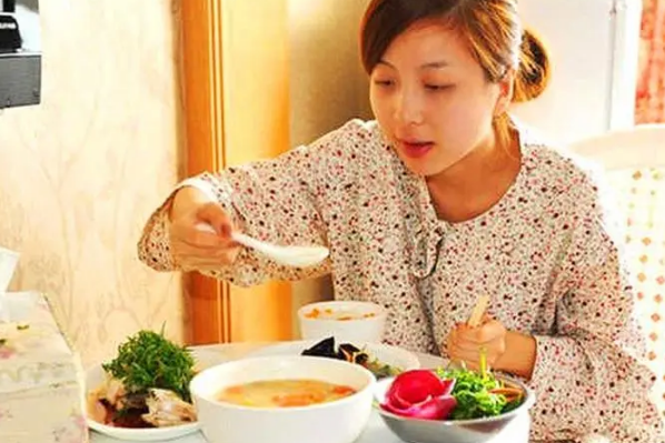女性备孕生男宝需保持均衡饮食