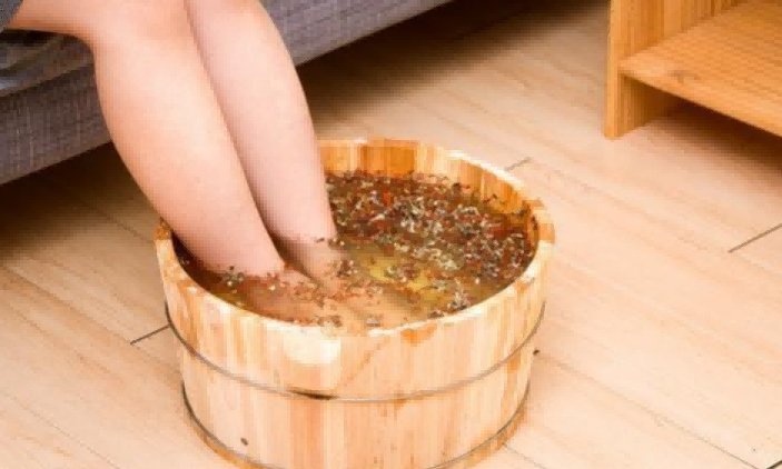 用花椒水泡脚可以改善睡眠质量