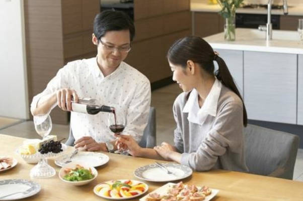 睡觉前或者饭后都可以服用黄体酮