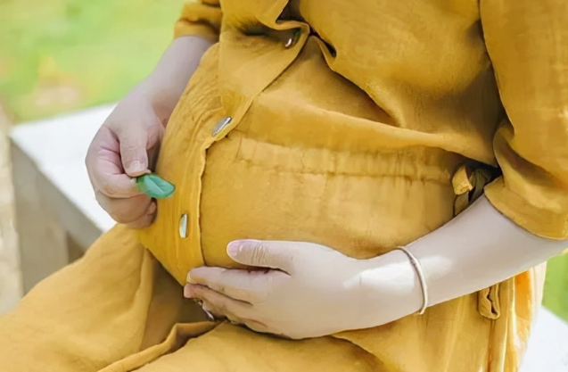 孕4月肚子妊娠线歪了代表怀的一定是女孩吗？