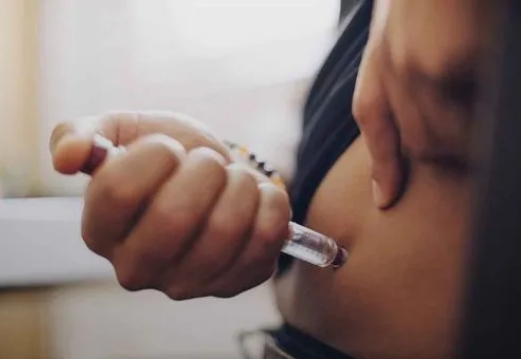 打肚子和打胳膊的效果一样
