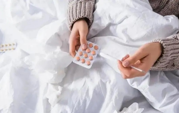 服药期间出现发热是一个常见的现象