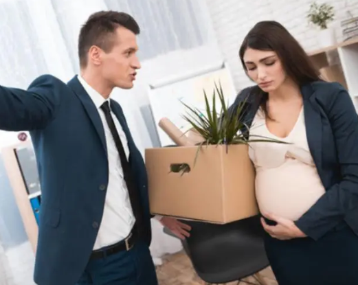 孕妇一直请假受法律保护