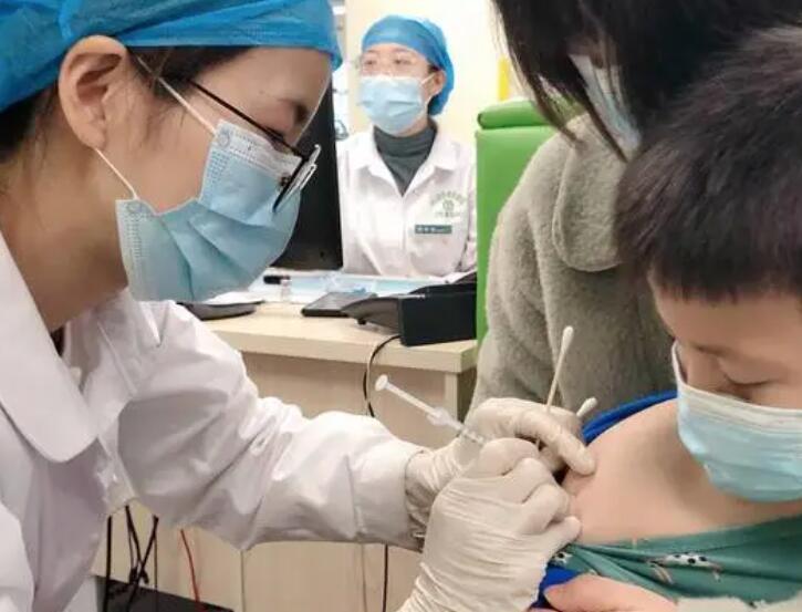 私立幼儿园强制让孩子打新冠疫苗合法吗？