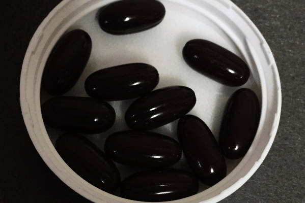 怀孕三个月后吃黄金素
