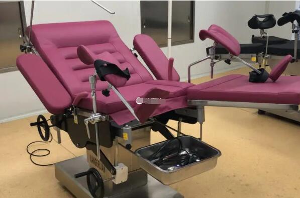 顺产分娩：产床无脚蹬和手扶如何做才能顺利生下宝宝