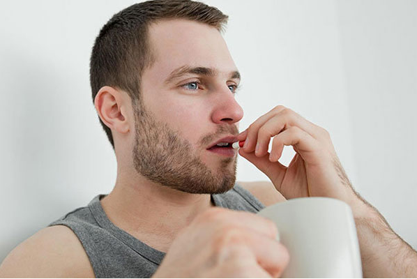 男人吃叶酸片的功效是提高精子活力