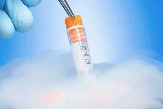 年轻的时候在医院冻卵后到了50岁怎么怀孕？