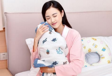 产妇坐月子要充足休息