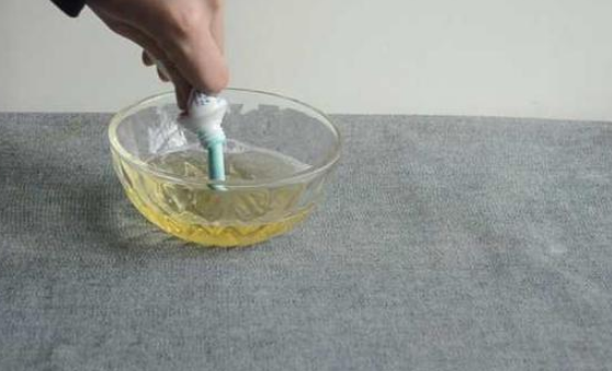 备孕往尿里放牙膏进行混合搅拌会显示是否怀孕吗？