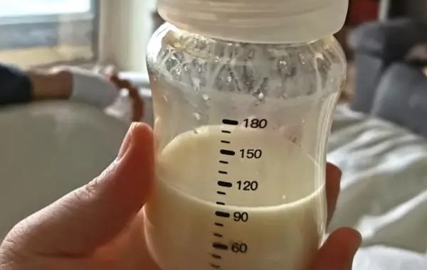 10个月宝宝奶量一天600-800ml